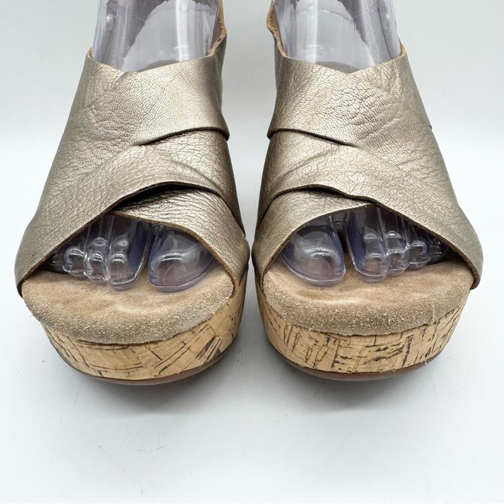 CLARKS Caslynn Diem High Heel Wedge Sandal Gold Metallic Size 7 Office‎ Dressy - Picture 7 of 14